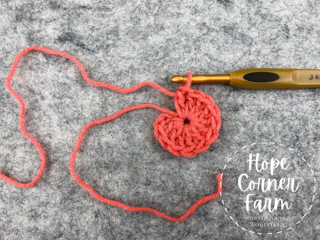 Magic circle in crochet