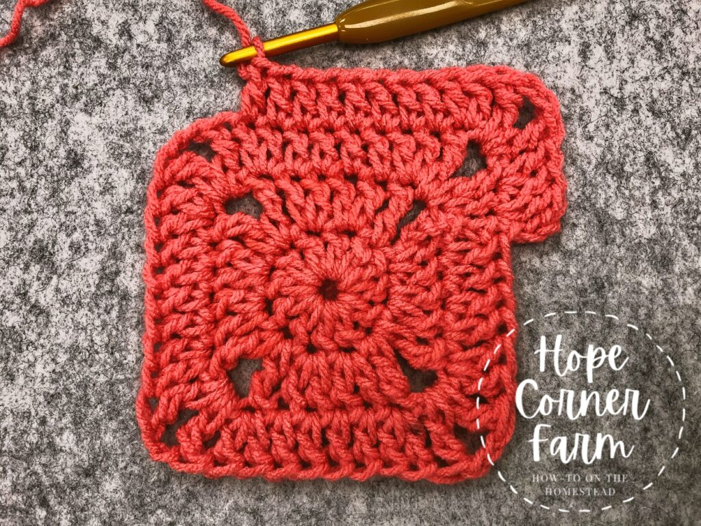 Round 4 of the crochet granny square