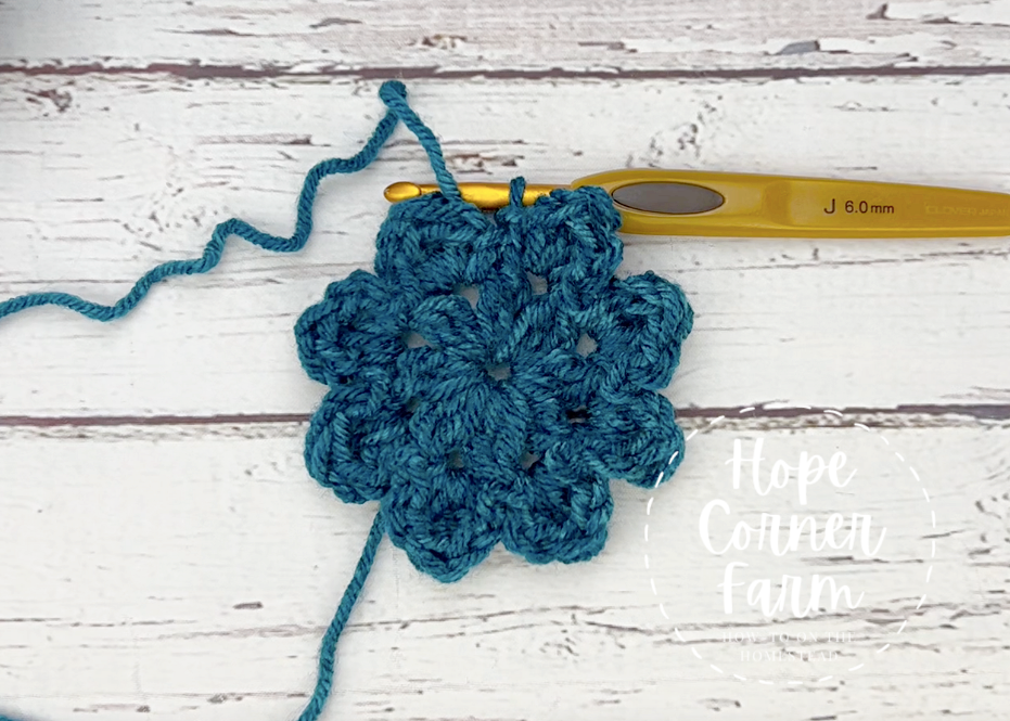 Round 2 of the Big Crochet Flower 