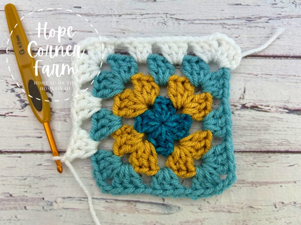 round 4 of how to crochet a granny square