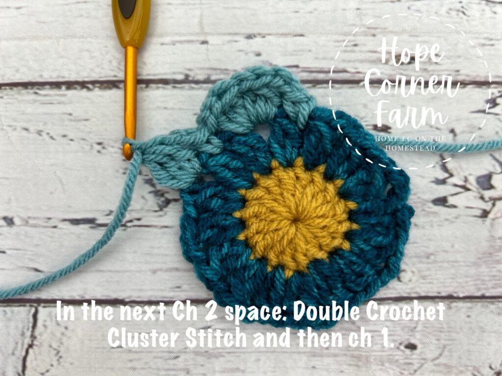 crochet flower granny square round 3