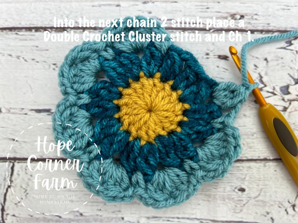 crochet granny square round 3
