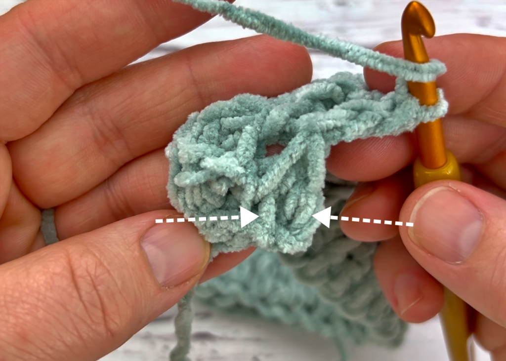 Where to put the final crochet stitch of the row