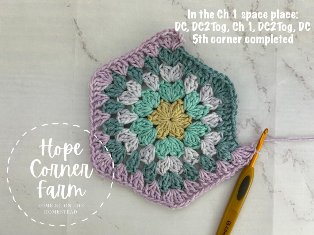 5th corner of the big crochet granny hexagon