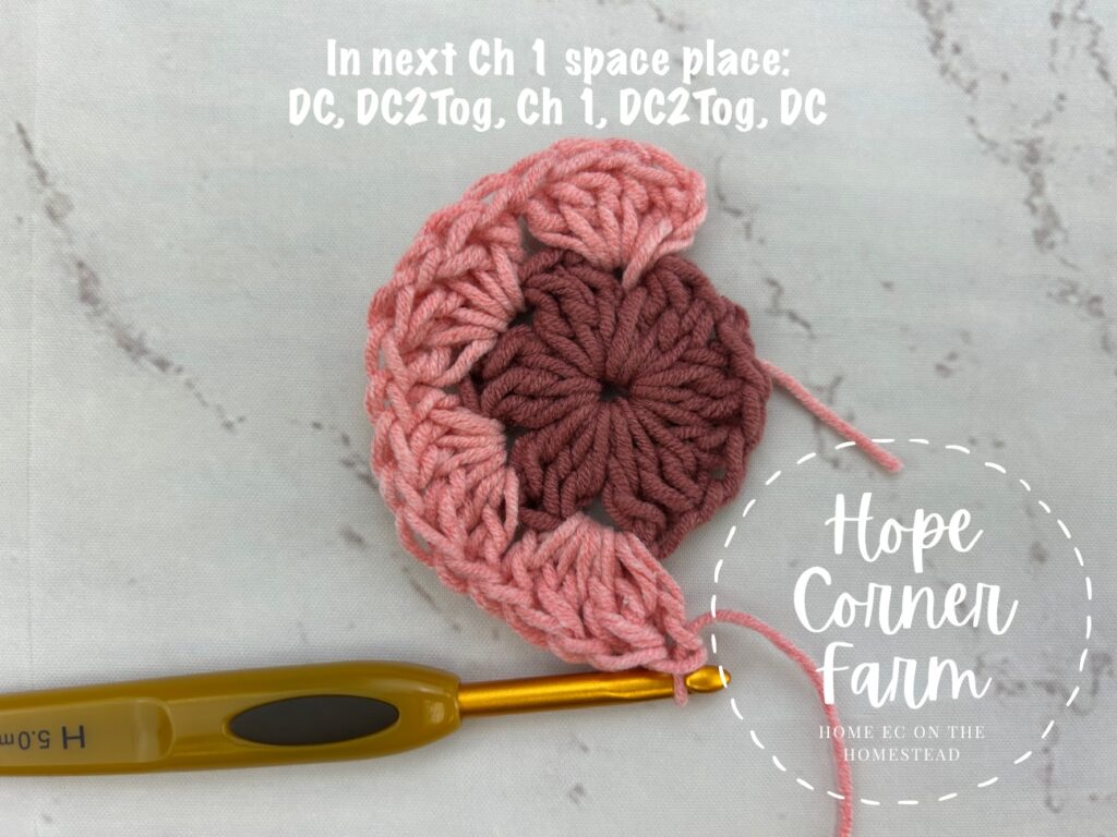 4th corner of the crochet granny hexagon