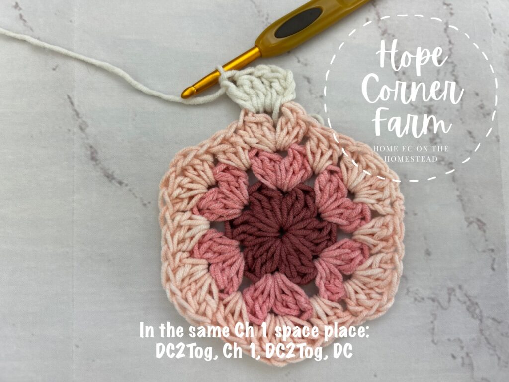 1st Corner for round 4 of the crochet ombre granny hexagon